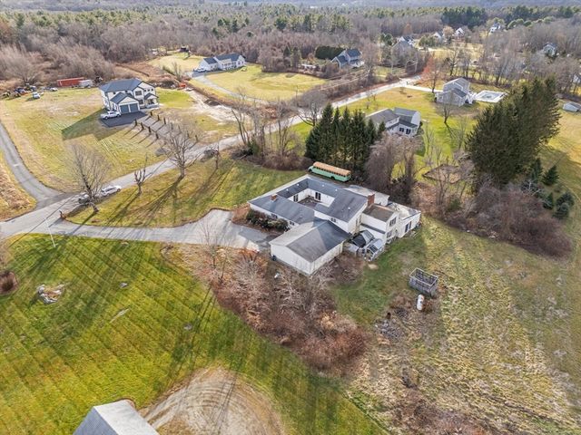 186 Eight Lots Rd, Sutton, MA 01590
