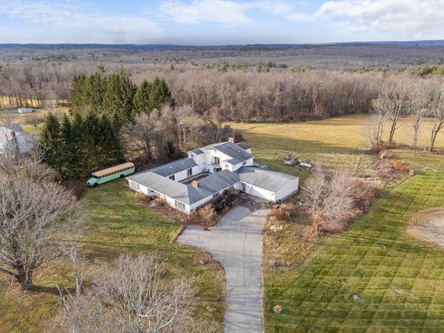 186 Eight Lots Rd, Sutton, MA 01590