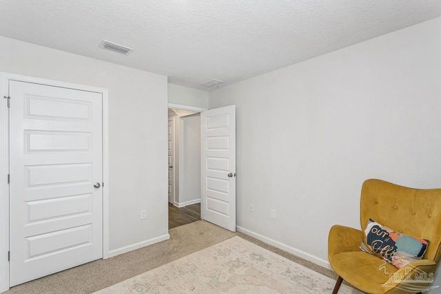 5731 Guinevere Ln, Milton, FL 32583