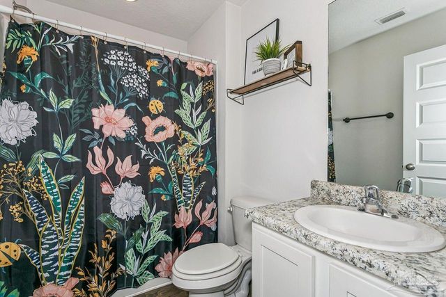 5731 Guinevere Ln, Milton, FL 32583