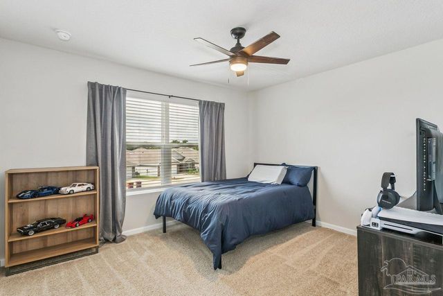 5731 Guinevere Ln, Milton, FL 32583