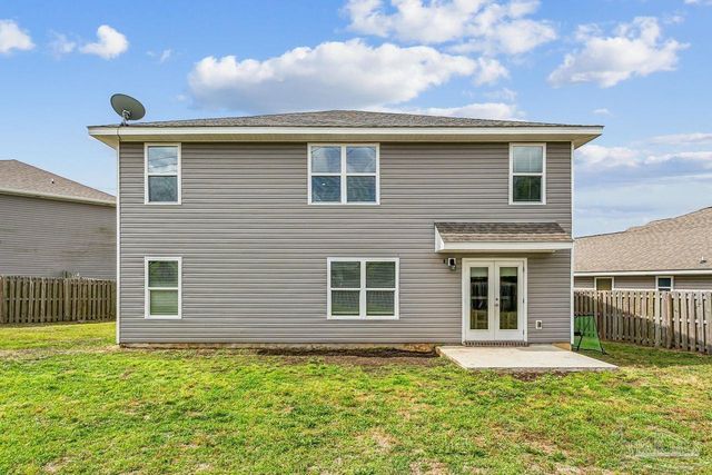 5731 Guinevere Ln, Milton, FL 32583