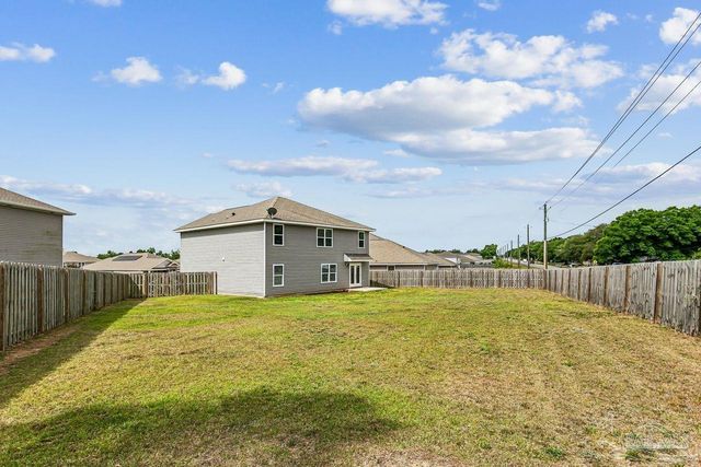 5731 Guinevere Ln, Milton, FL 32583