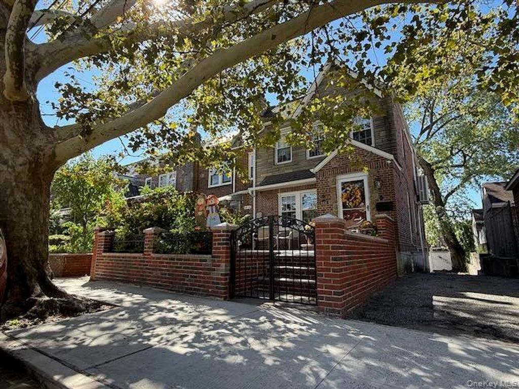 6414 83rd Place, Middle Village, NY 11379 — photo 2