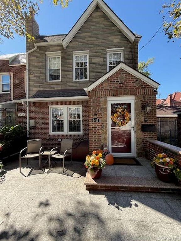 6414 83rd Place, Middle Village, NY 11379 — photo 3