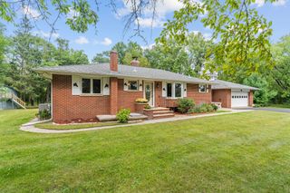 1425 Holly Drive E, Lino Lakes, MN 55038