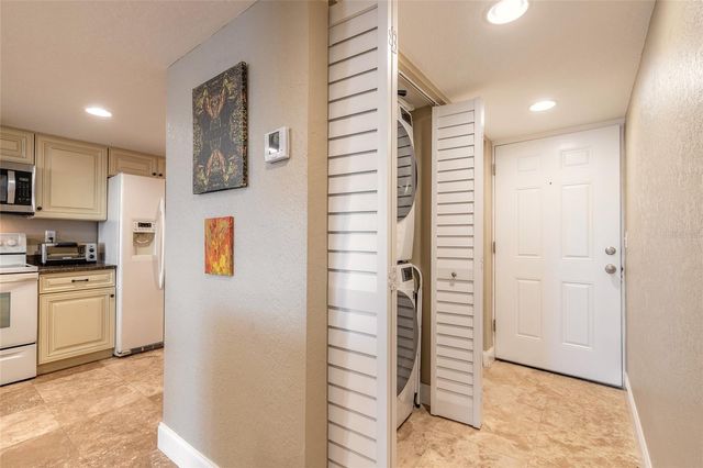 3131 S RIDGEWOOD AVENUE 101, South Daytona, FL 32119