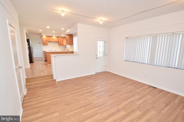 323 BROOKLINE AVE, Cherry Hill, NJ 08002