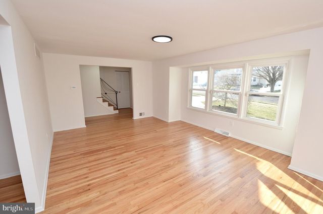 323 BROOKLINE AVE, Cherry Hill, NJ 08002