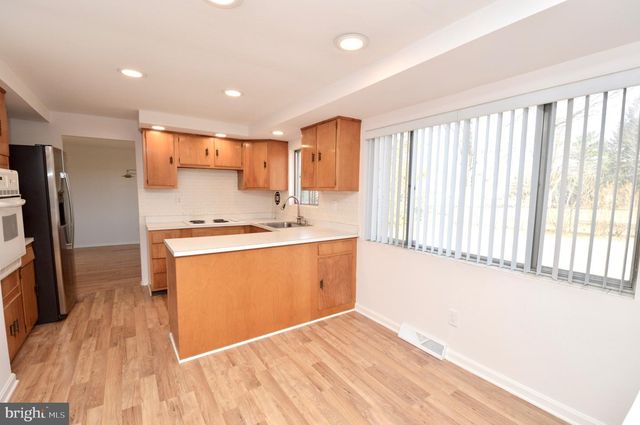 323 BROOKLINE AVE, Cherry Hill, NJ 08002