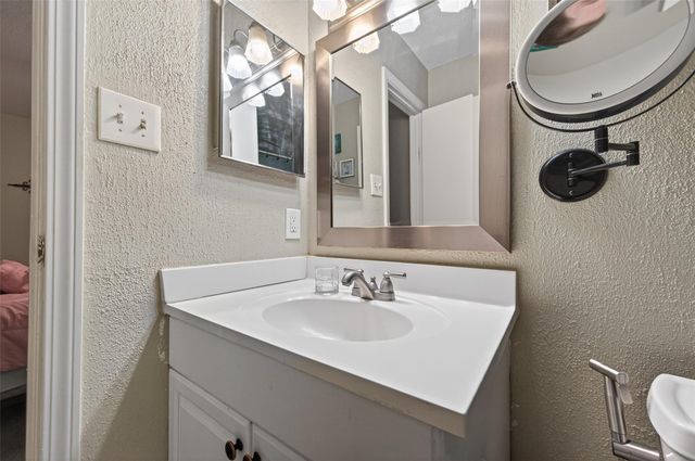 13151 Walden Road 129, Montgomery, TX 77356