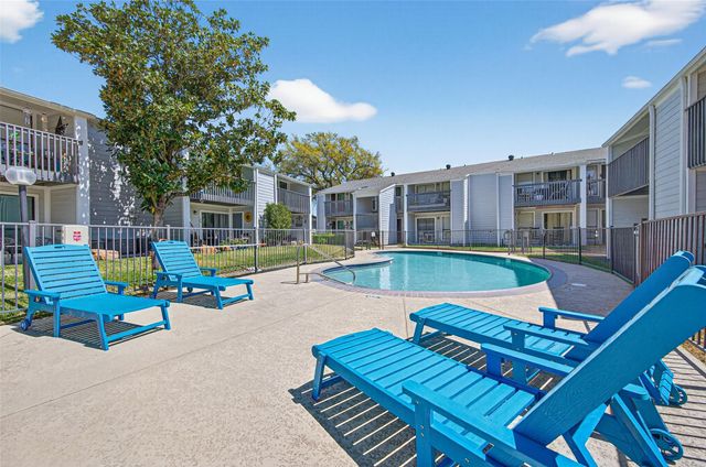 13151 Walden Road 129, Montgomery, TX 77356