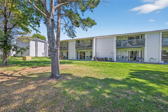 13151 Walden Road 129, Montgomery, TX 77356