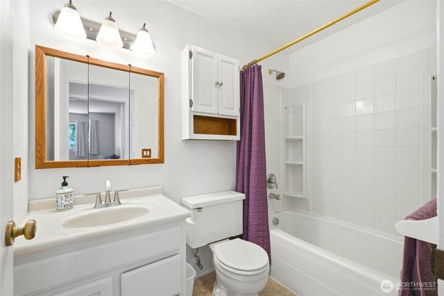 14215 55th Avenue NE, Marysville, WA 98271