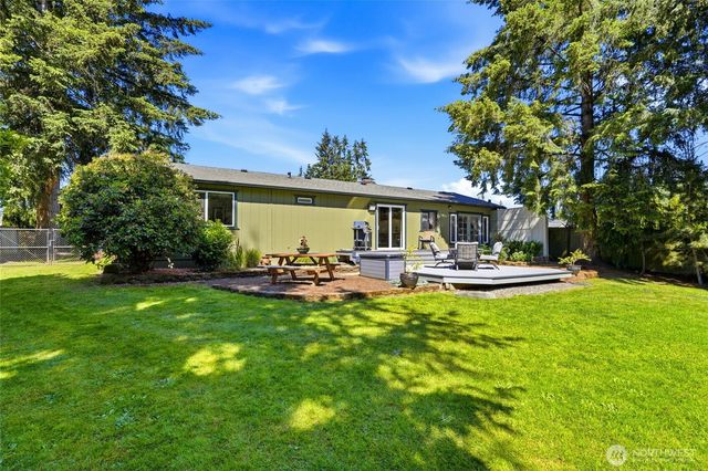 14215 55th Avenue NE, Marysville, WA 98271