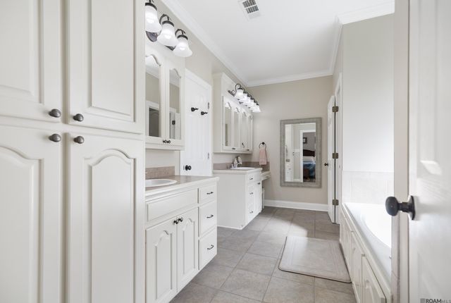 6081 Sandy Creek Ln, Zachary, LA 70791