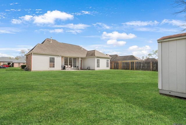 6081 Sandy Creek Ln, Zachary, LA 70791