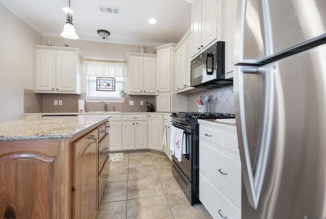 6081 Sandy Creek Ln, Zachary, LA 70791