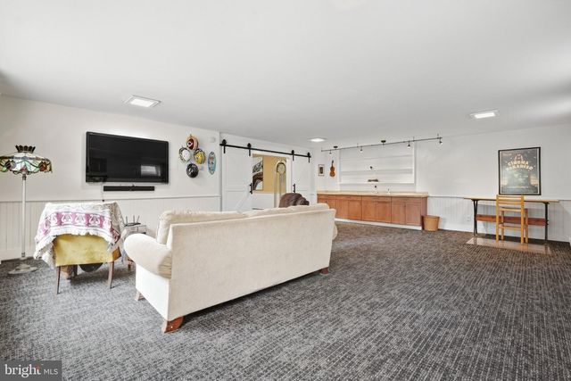 19598 YOUNGS CLIFF RD, Sterling, VA 20165
