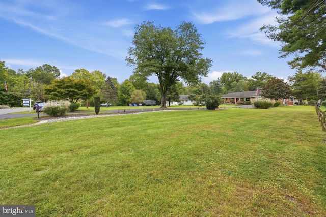 19598 YOUNGS CLIFF RD, Sterling, VA 20165