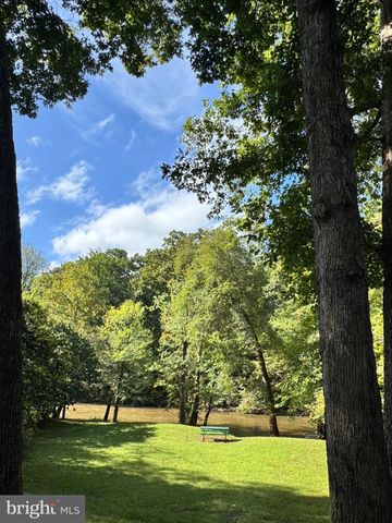 19598 YOUNGS CLIFF RD, Sterling, VA 20165