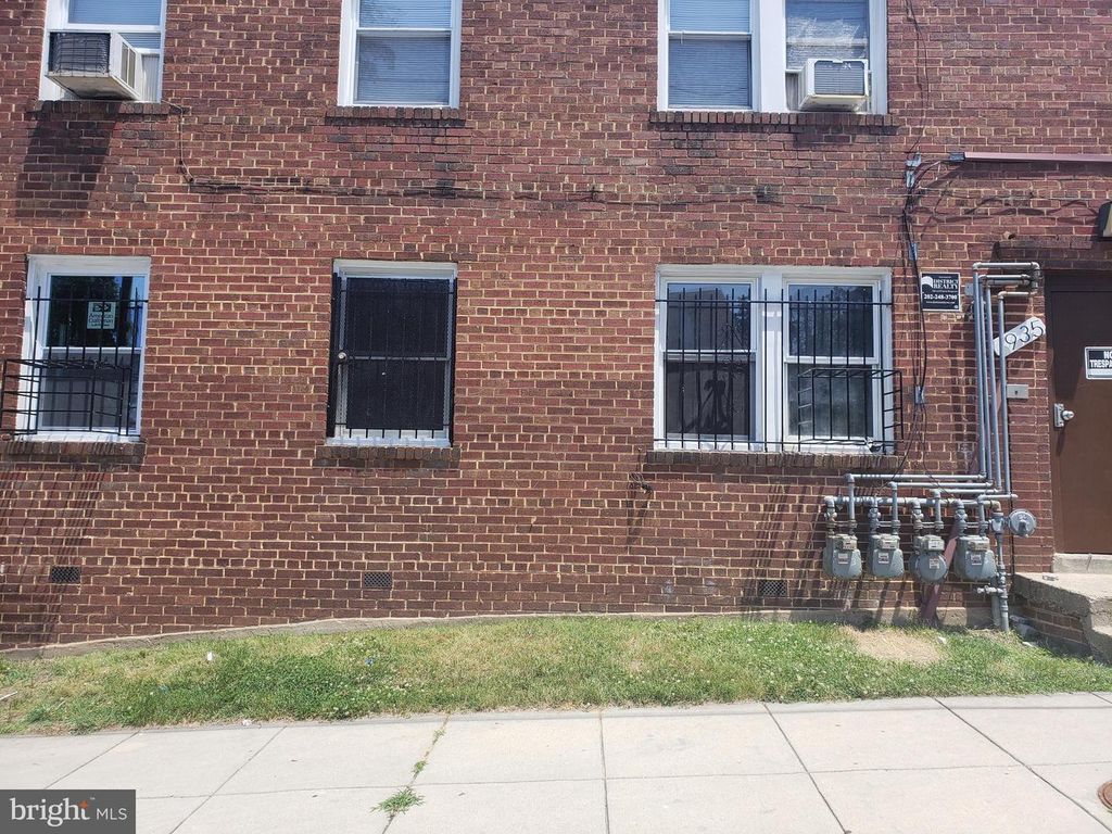 935 48TH PL NE, Washington, DC 20019