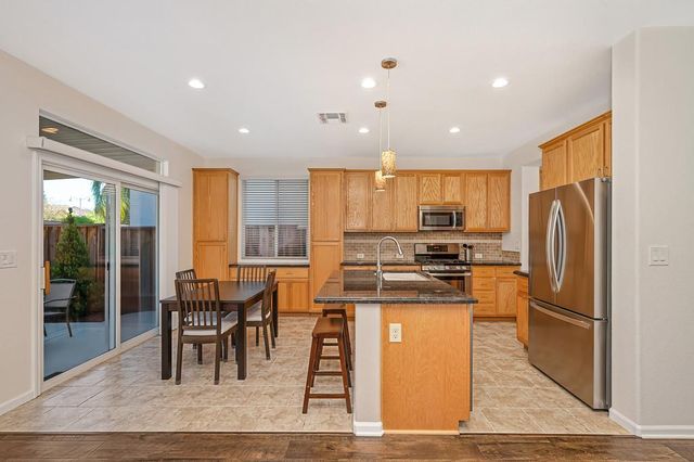 1556 Arroyo Madrone Ln, Lincoln, CA 95648