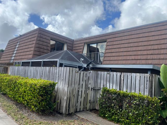 1916 19th Lane, Palm Beach Gardens, FL 33418