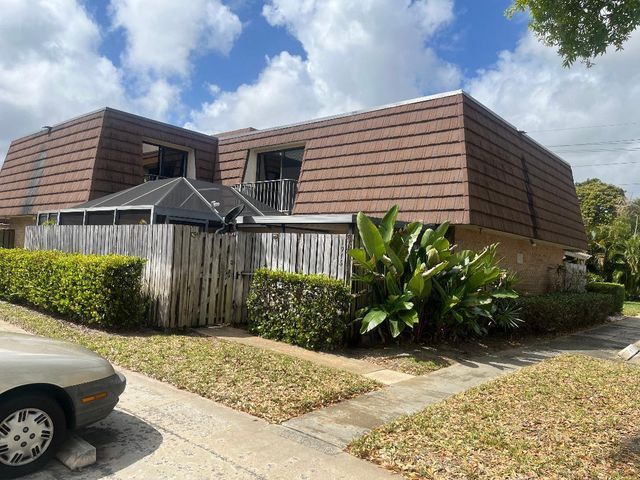 1916 19th Lane, Palm Beach Gardens, FL 33418