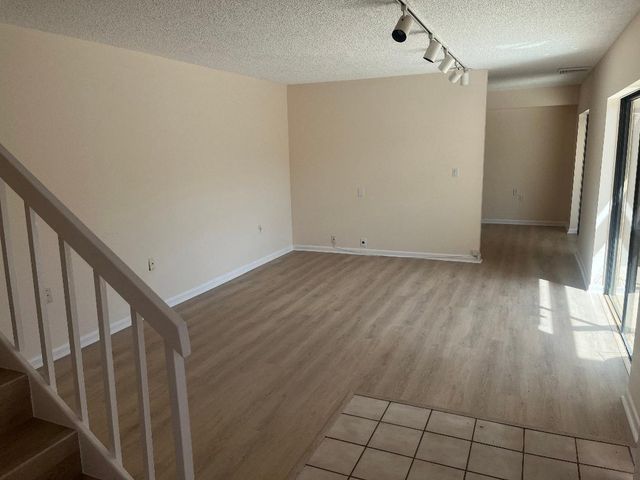 1916 19th Lane, Palm Beach Gardens, FL 33418