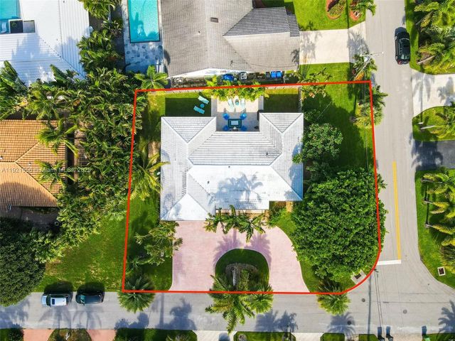 290 Tropic Dr, Lauderdale By The Sea, FL 33308