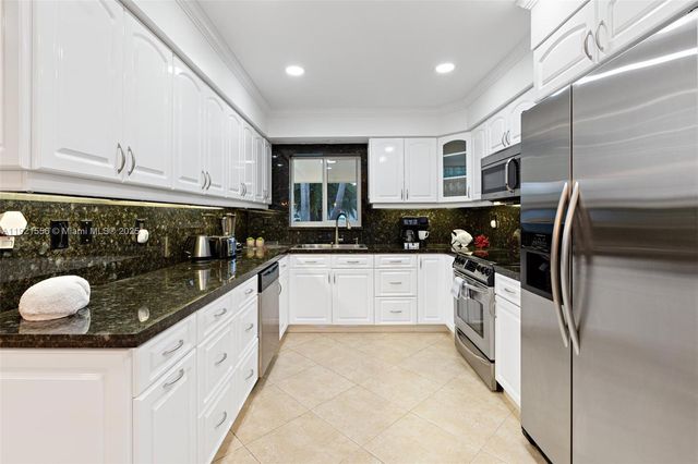 290 Tropic Dr, Lauderdale By The Sea, FL 33308