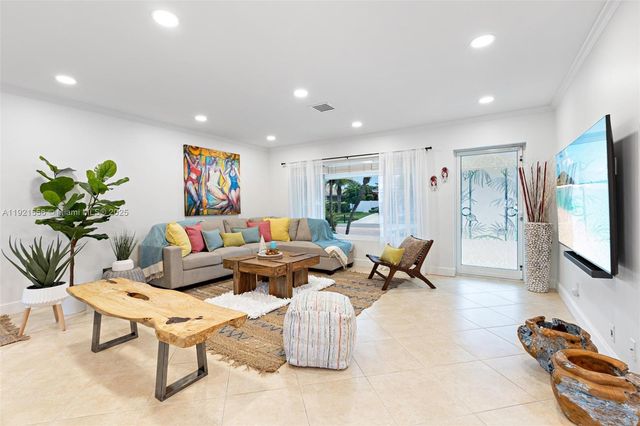 290 Tropic Dr, Lauderdale By The Sea, FL 33308