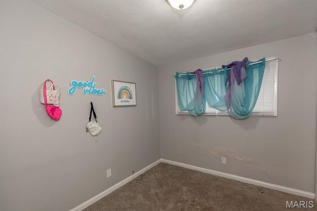 6563 January Avenue, Berkeley, MO 63134