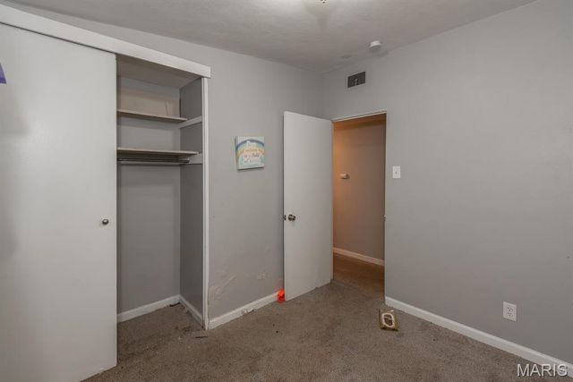 6563 January Avenue, Berkeley, MO 63134