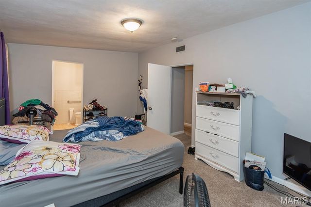 6563 January Avenue, Berkeley, MO 63134