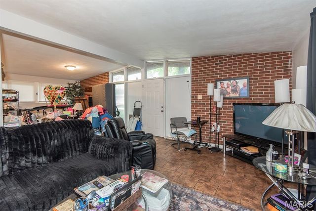 6563 January Avenue, Berkeley, MO 63134
