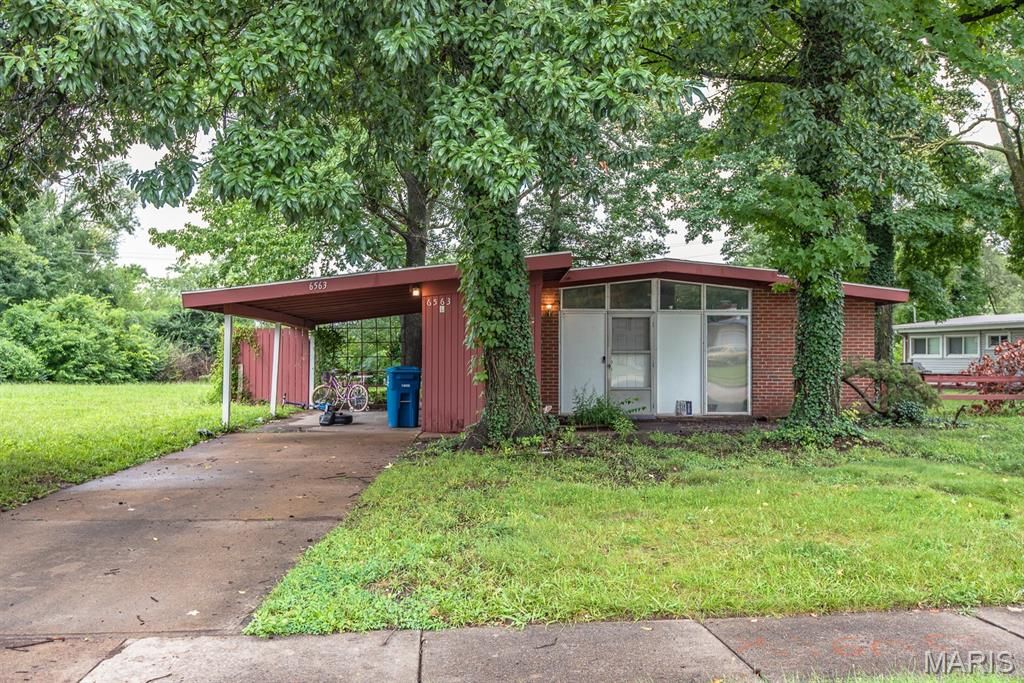 6563 January Avenue, Berkeley, MO 63134