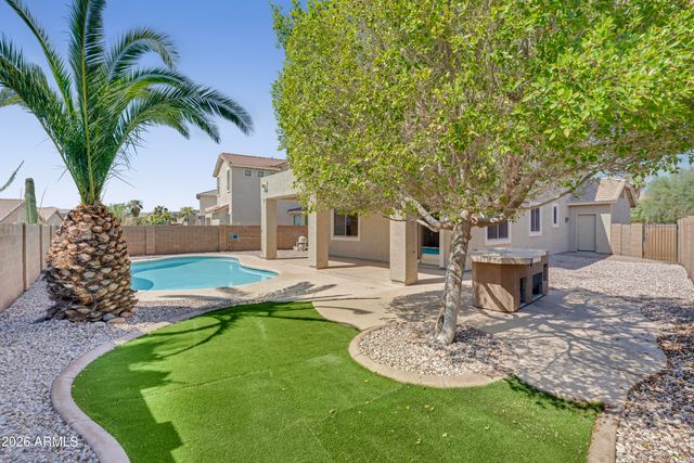 25695 W CROWN KING Road, Buckeye, AZ 85326