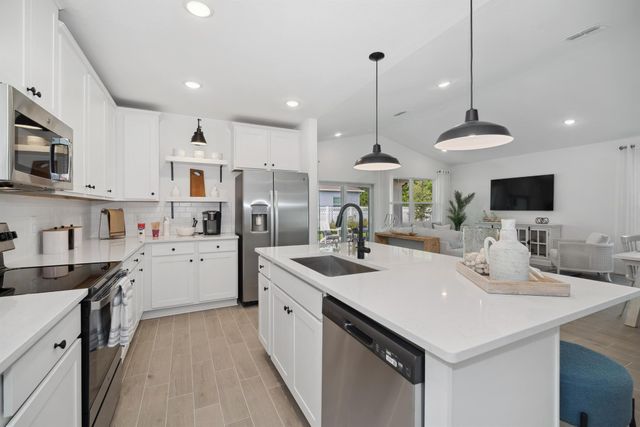 265 Americana Boulevard NE 103, Palm Bay, FL 32907