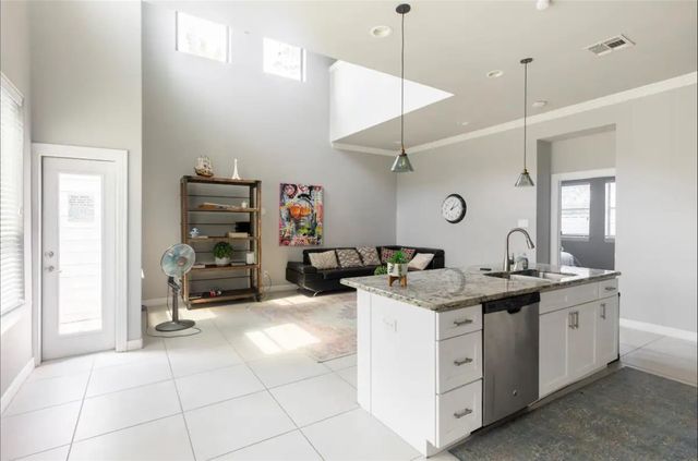 1413 Holly Street A, Houston, TX 77007