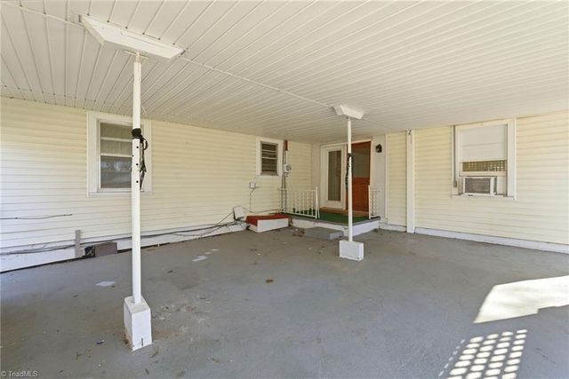 6101 Phelps Circle, Winston-salem, NC 27105