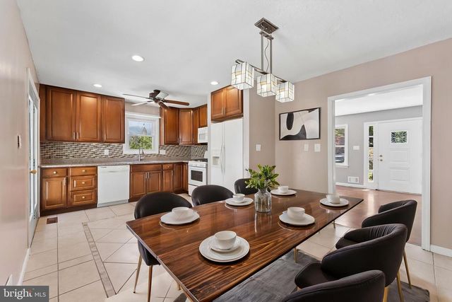8816 SAUNDERS LN, Lanham, MD 20706
