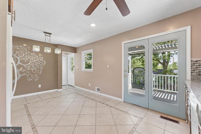 8816 SAUNDERS LN, Lanham, MD 20706