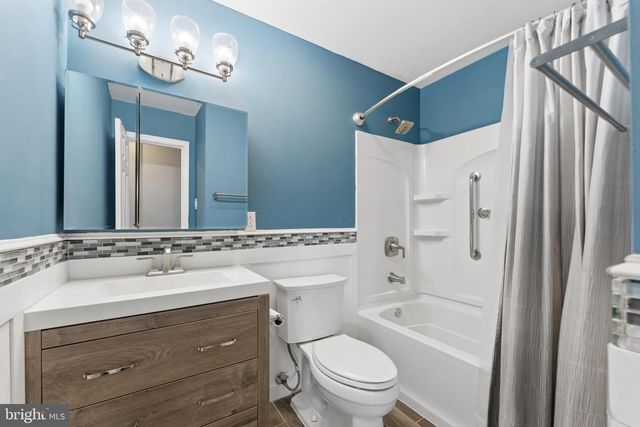 8816 SAUNDERS LN, Lanham, MD 20706