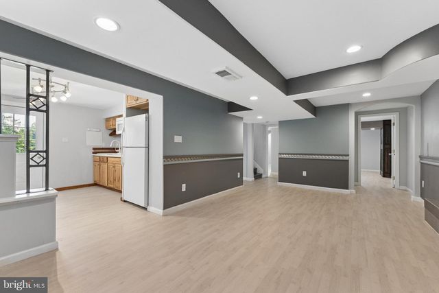 8816 SAUNDERS LN, Lanham, MD 20706