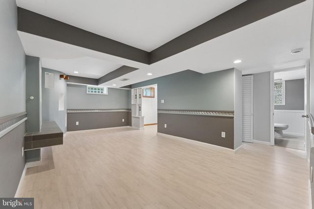 8816 SAUNDERS LN, Lanham, MD 20706