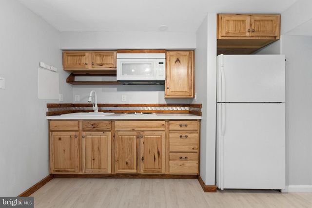 8816 SAUNDERS LN, Lanham, MD 20706