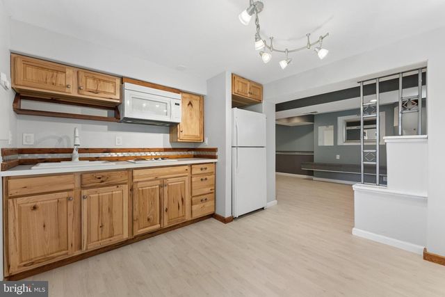 8816 SAUNDERS LN, Lanham, MD 20706