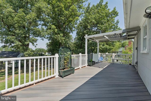 8816 SAUNDERS LN, Lanham, MD 20706